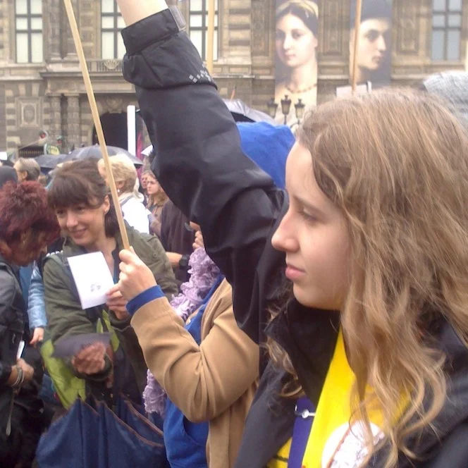 Emilie manifeste pour les droits des animaux