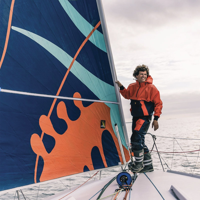 Stan Thuret sur son bateau.